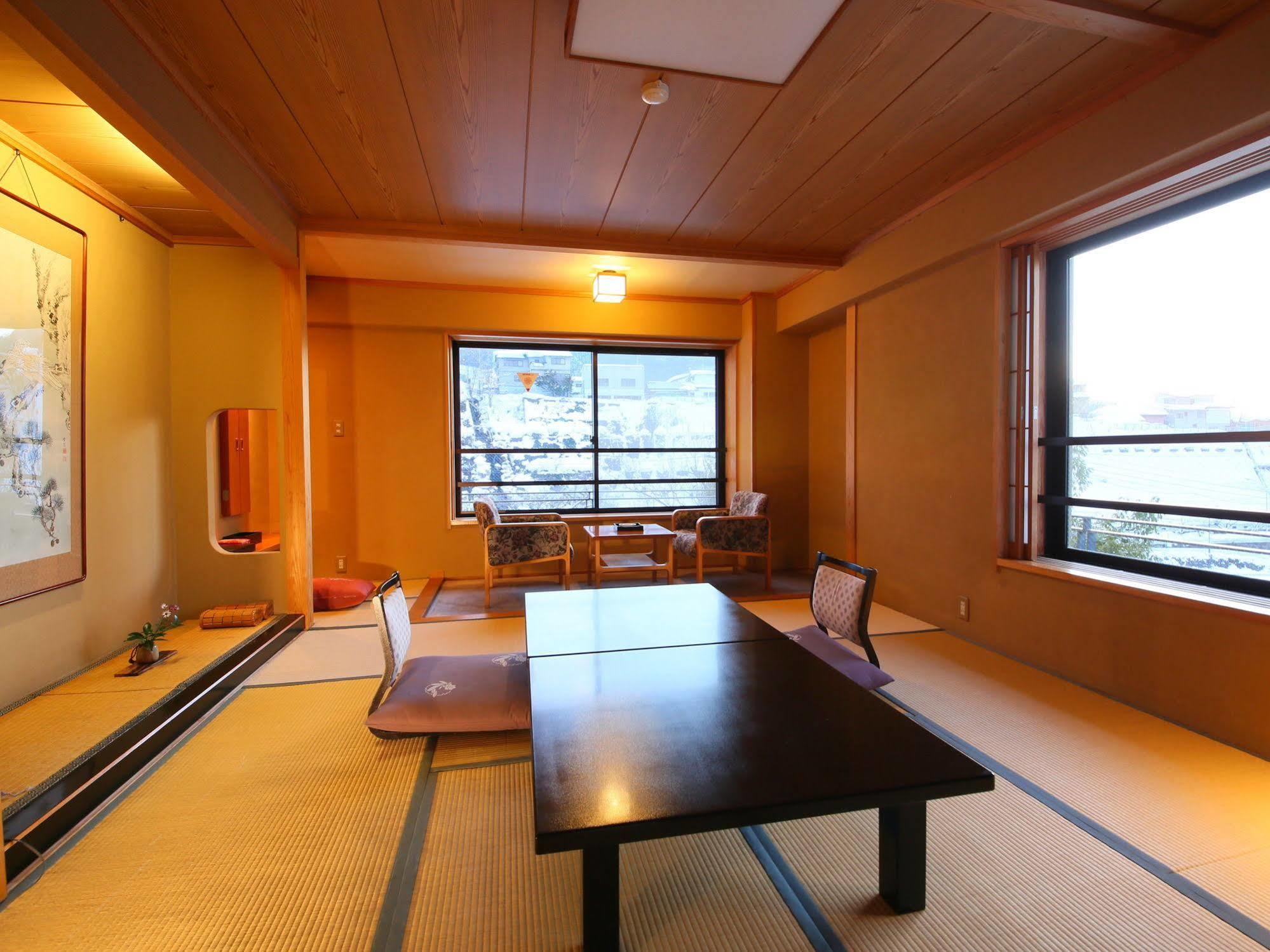 יאמנוצ'י Shibu Hotel מראה חיצוני תמונה